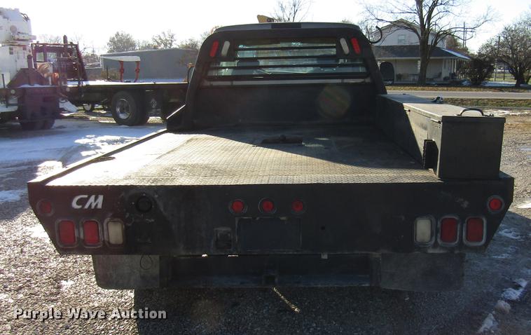 image for item DE5925 2002 Ford F350 Super Duty SuperCab flatbed pickup truck
