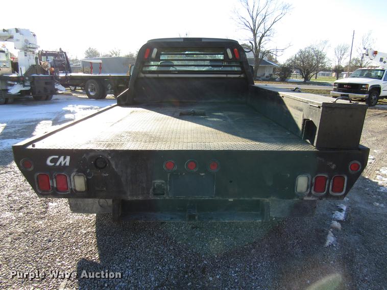 image for item DE5925 2002 Ford F350 Super Duty SuperCab flatbed pickup truck