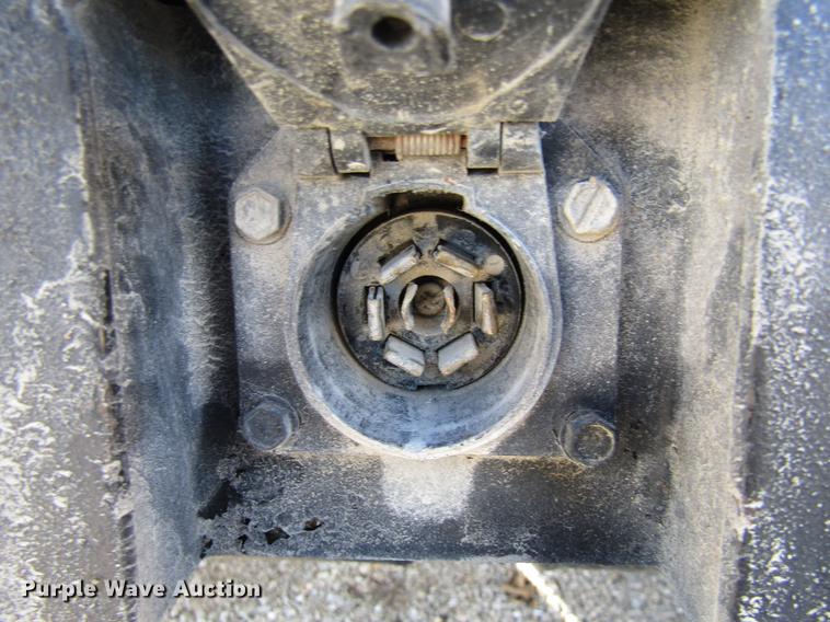 image for item DE5925 2002 Ford F350 Super Duty SuperCab flatbed pickup truck