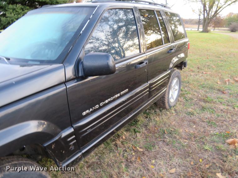 image for item DE6541 1998 Jeep Grand Cherokee SUV