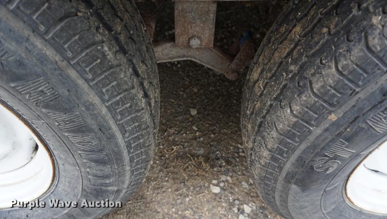 image for item DF1518 1991 FFC utility trailer