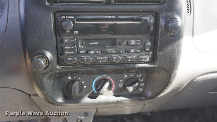 image for item DF1519 2002 Ford Ranger pickup truck