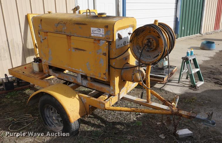 image for item DF1582 Lincoln welder