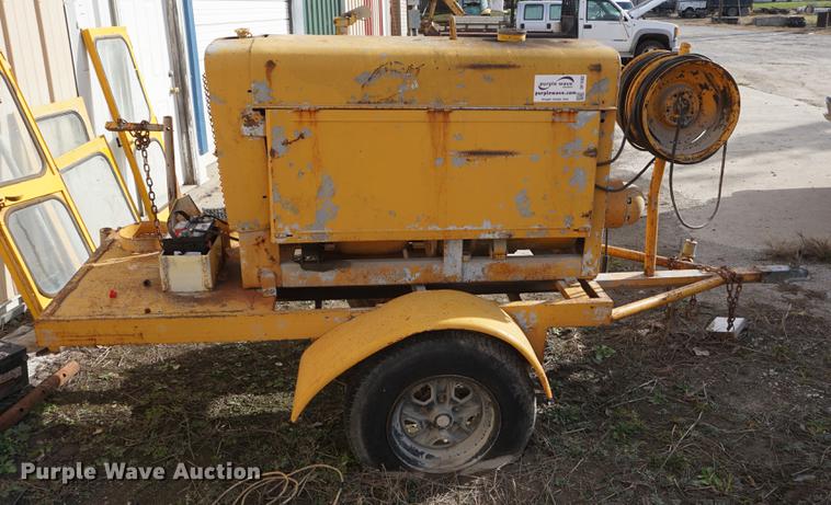 image for item DF1582 Lincoln welder