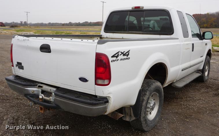 image for item DF1591 2000 Ford F250 Super Duty SuperCab pickup truck