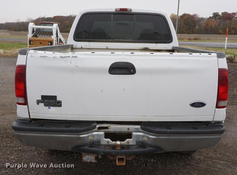 image for item DF1591 2000 Ford F250 Super Duty SuperCab pickup truck