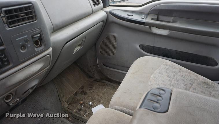 image for item DF1591 2000 Ford F250 Super Duty SuperCab pickup truck