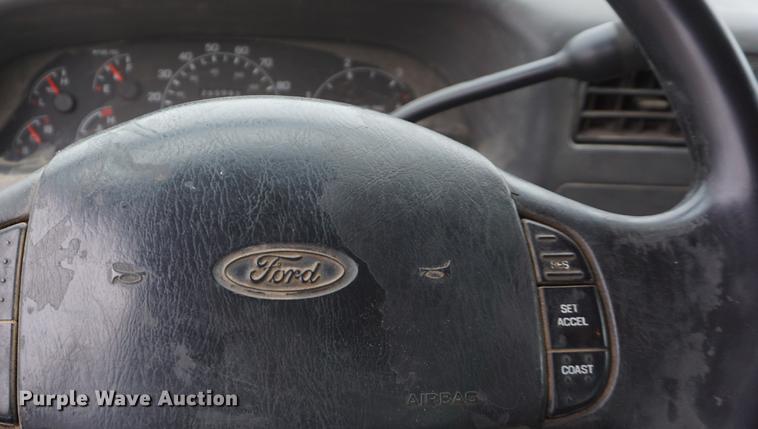 image for item DF1591 2000 Ford F250 Super Duty SuperCab pickup truck