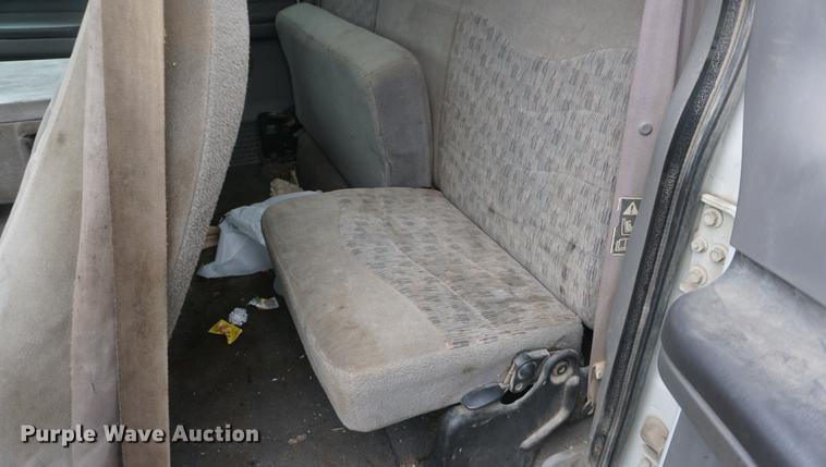 image for item DF1591 2000 Ford F250 Super Duty SuperCab pickup truck