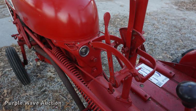 image for item DF1643 1957 Farmall Cub tractor