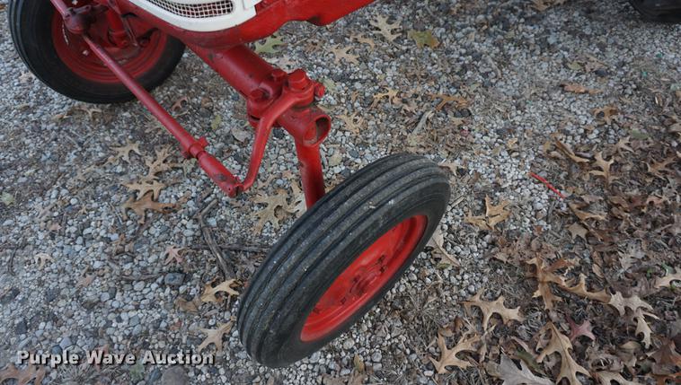 image for item DF1643 1957 Farmall Cub tractor