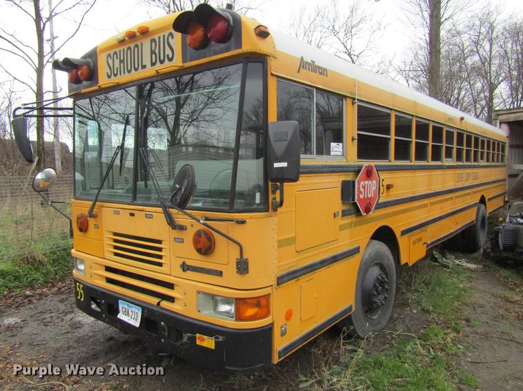 image for item DF3892 2000 International 3000 AmTran school bus