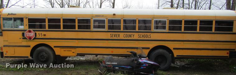 image for item DF3892 2000 International 3000 AmTran school bus