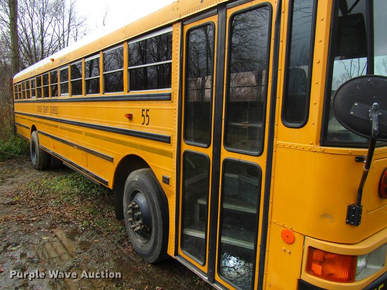 image for item DF3892 2000 International 3000 AmTran school bus