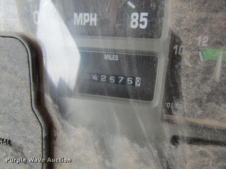 image for item DF3892 2000 International 3000 AmTran school bus