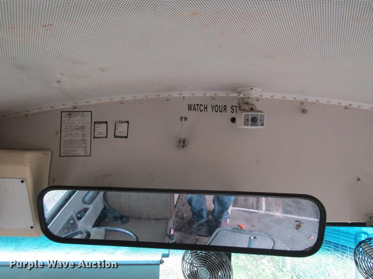 image for item DF3892 2000 International 3000 AmTran school bus