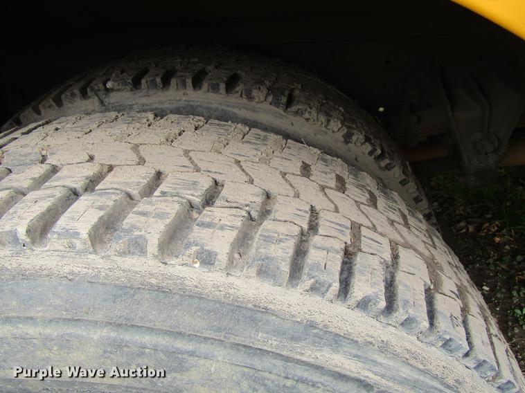 image for item DF3892 2000 International 3000 AmTran school bus