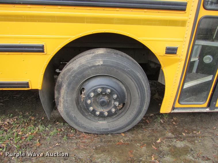 image for item DF3892 2000 International 3000 AmTran school bus