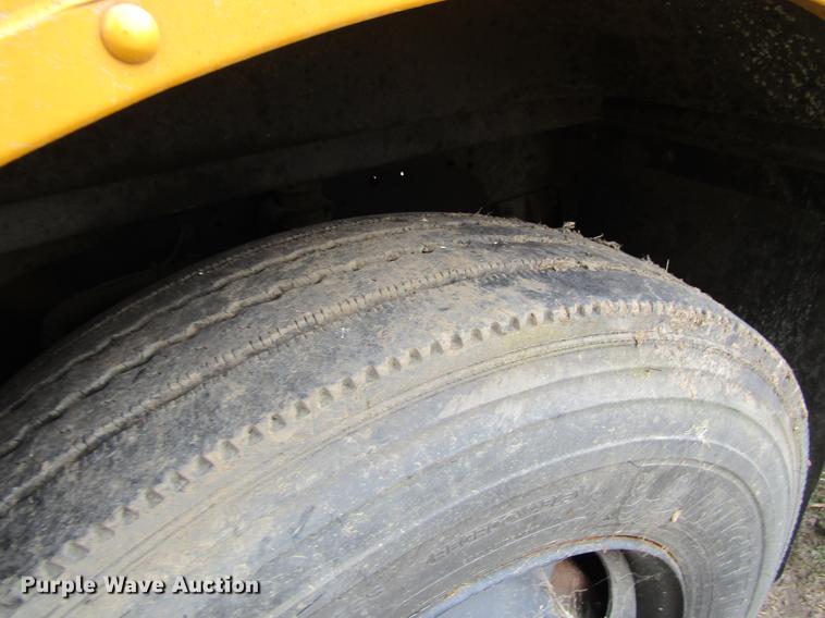 image for item DF3892 2000 International 3000 AmTran school bus