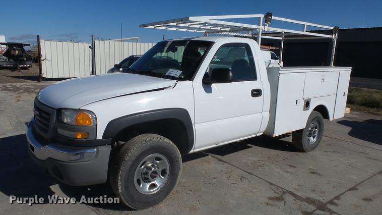 image for item DG2779 2003 GMC Sierra 2500HD utility bed pickup truck