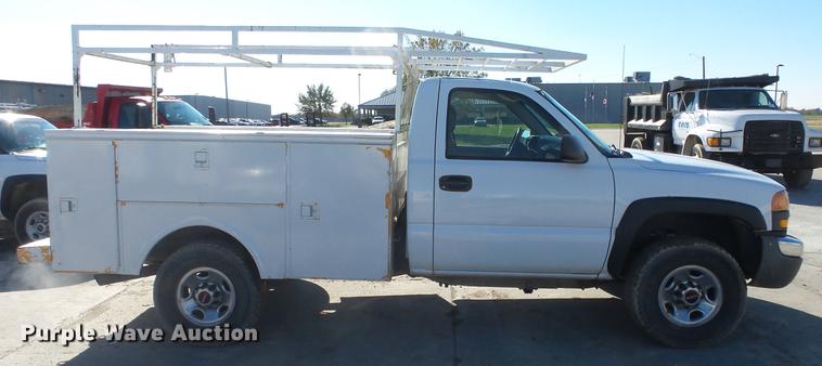 image for item DG2779 2003 GMC Sierra 2500HD utility bed pickup truck