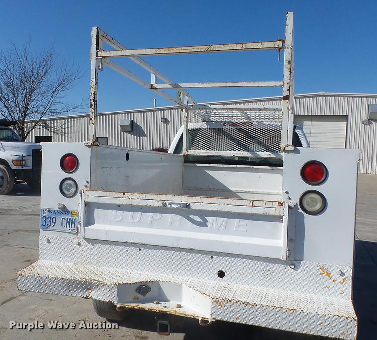 image for item DG2779 2003 GMC Sierra 2500HD utility bed pickup truck