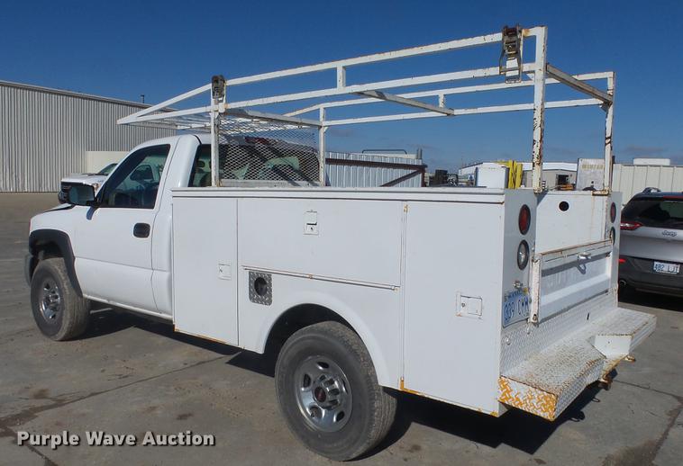 image for item DG2779 2003 GMC Sierra 2500HD utility bed pickup truck