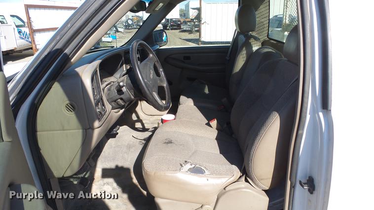 image for item DG2779 2003 GMC Sierra 2500HD utility bed pickup truck