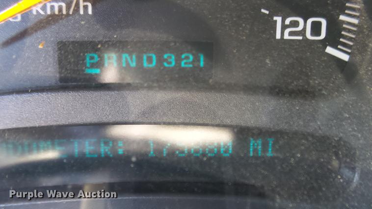 image for item DG2779 2003 GMC Sierra 2500HD utility bed pickup truck