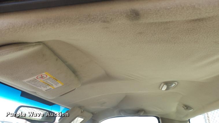 image for item DG2779 2003 GMC Sierra 2500HD utility bed pickup truck