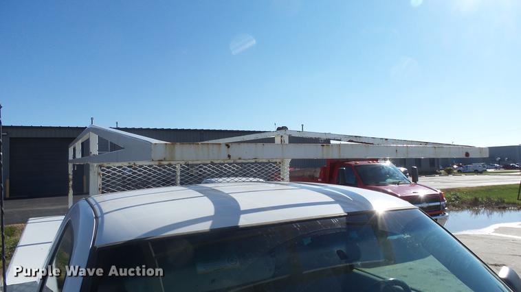 image for item DG2779 2003 GMC Sierra 2500HD utility bed pickup truck