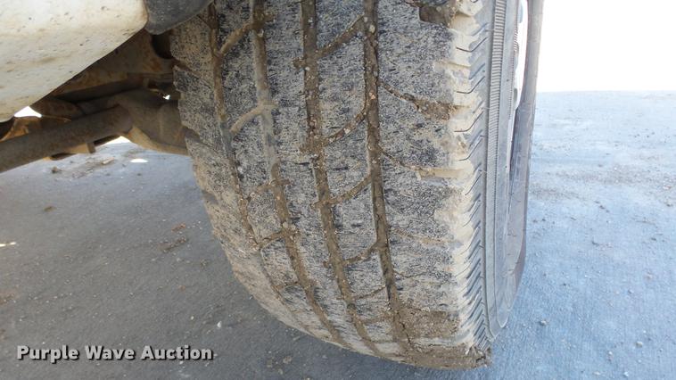 image for item DG2779 2003 GMC Sierra 2500HD utility bed pickup truck