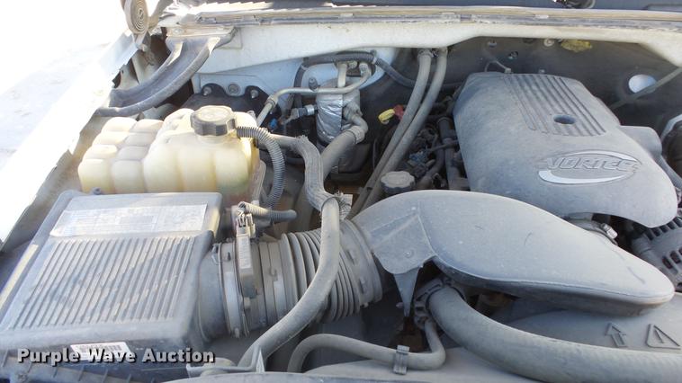 image for item DG2779 2003 GMC Sierra 2500HD utility bed pickup truck