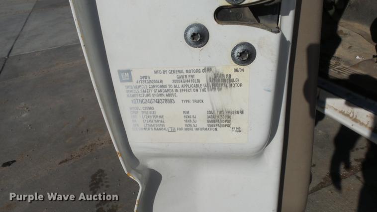 image for item DG2780 2004 GMC Sierra 2500HD pickup truck