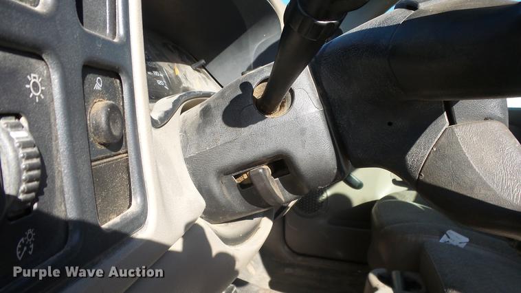 image for item DG2780 2004 GMC Sierra 2500HD pickup truck