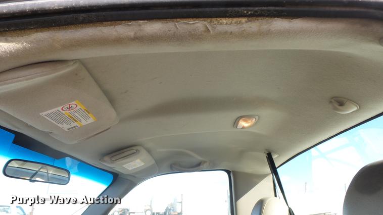 image for item DG2780 2004 GMC Sierra 2500HD pickup truck