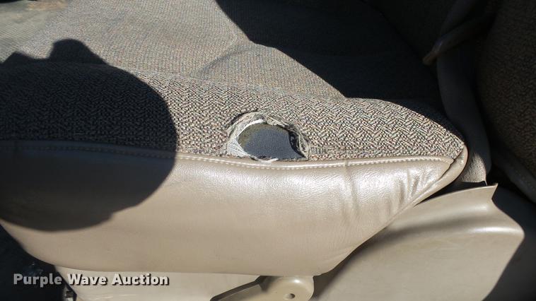 image for item DG2780 2004 GMC Sierra 2500HD pickup truck