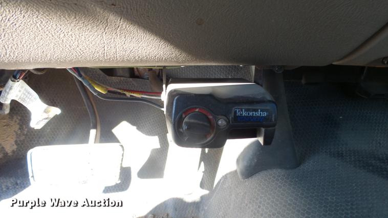 image for item DG2780 2004 GMC Sierra 2500HD pickup truck