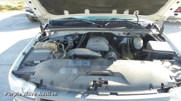 image for item DG2780 2004 GMC Sierra 2500HD pickup truck