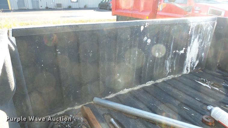 image for item DG2780 2004 GMC Sierra 2500HD pickup truck