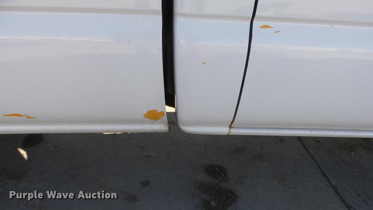 image for item DG2780 2004 GMC Sierra 2500HD pickup truck