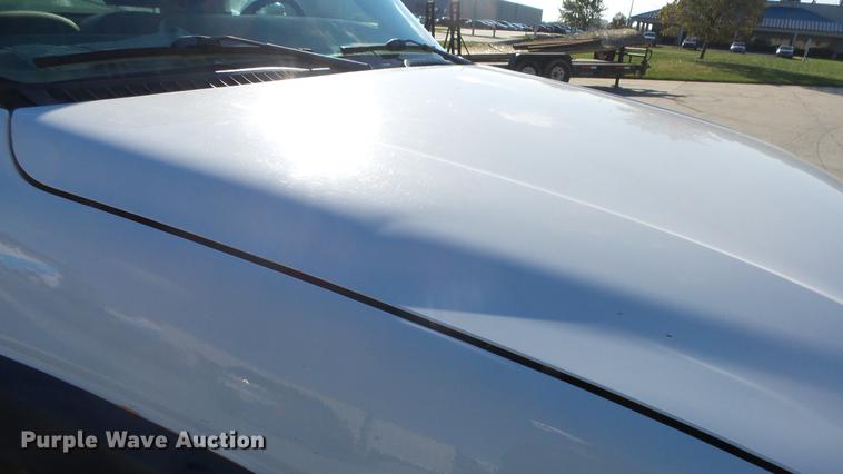 image for item DG2780 2004 GMC Sierra 2500HD pickup truck