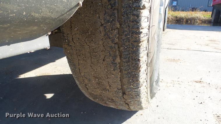 image for item DG2780 2004 GMC Sierra 2500HD pickup truck