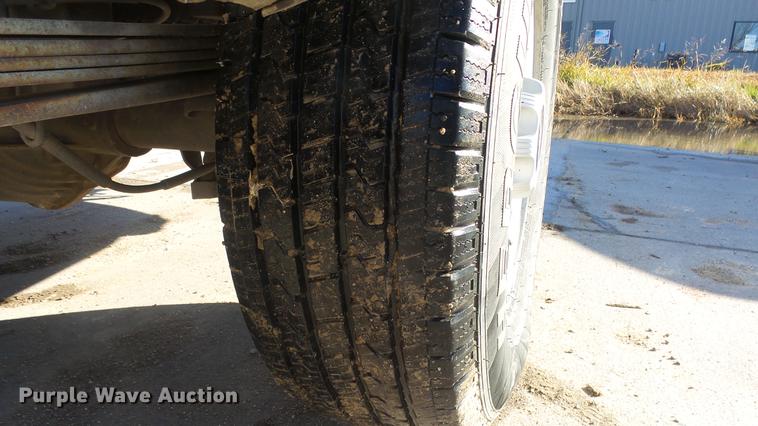 image for item DG2780 2004 GMC Sierra 2500HD pickup truck