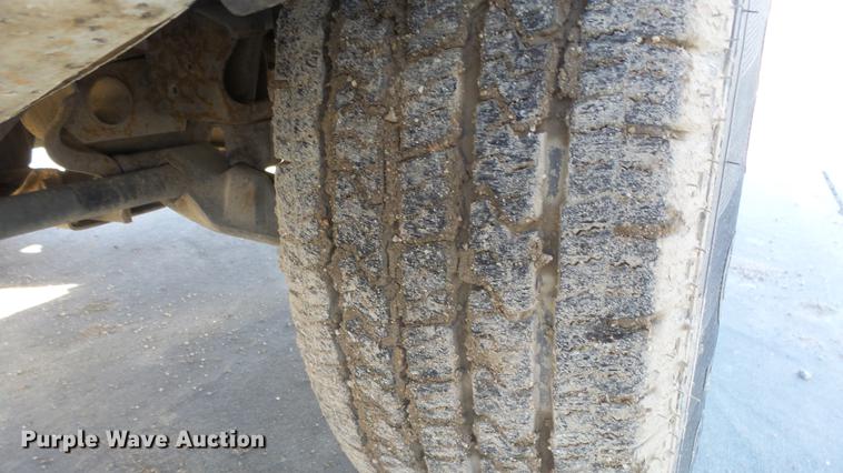 image for item DG2780 2004 GMC Sierra 2500HD pickup truck