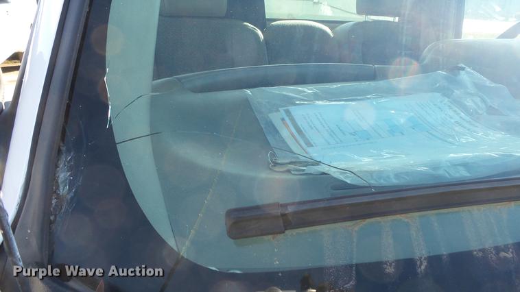 image for item DG2780 2004 GMC Sierra 2500HD pickup truck