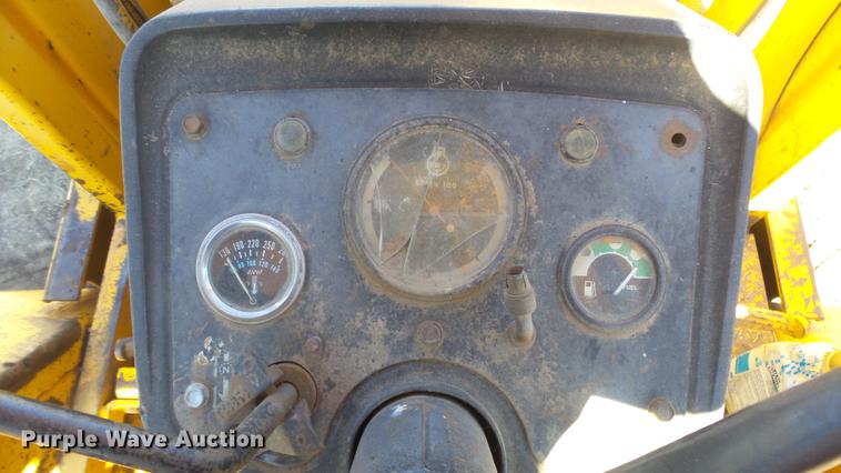 image for item DG2784 John Deere JD410 backhoe