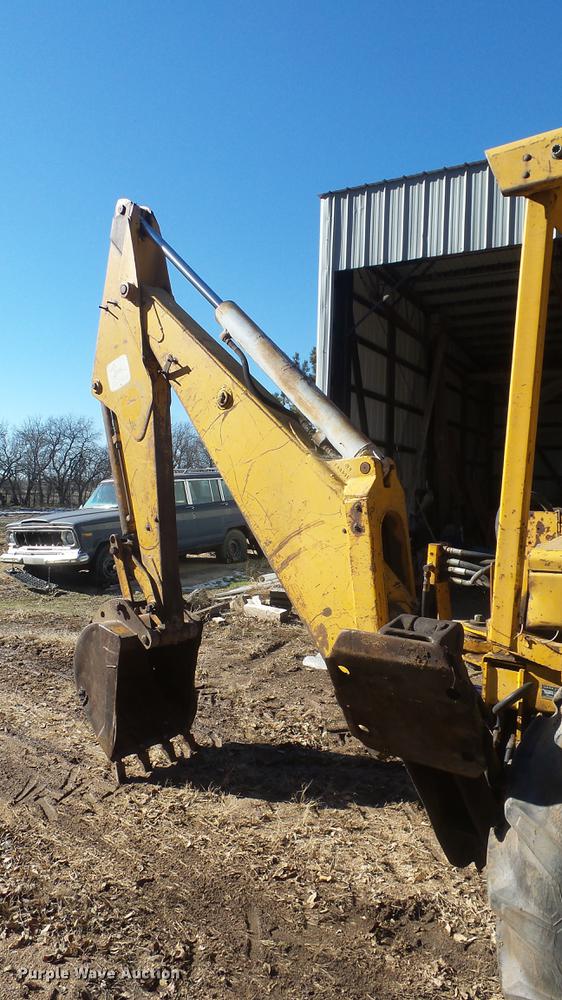 image for item DG2784 John Deere JD410 backhoe