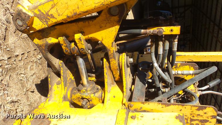 image for item DG2784 John Deere JD410 backhoe