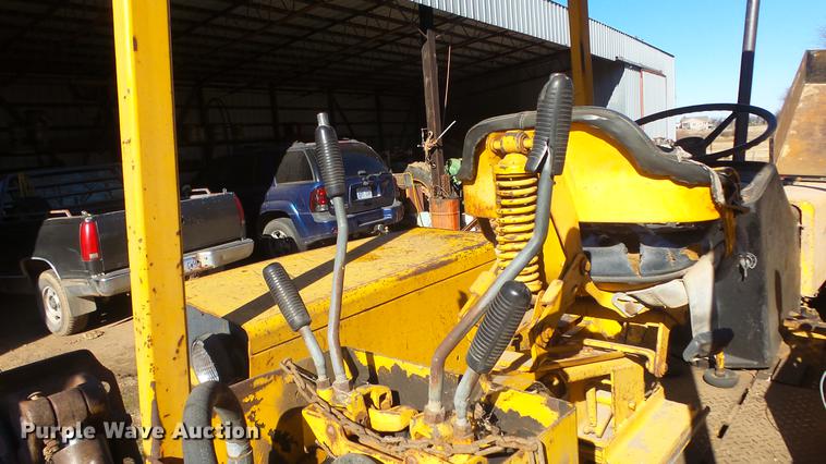 image for item DG2784 John Deere JD410 backhoe